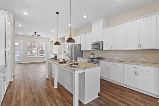 Photo - 6023 Skellig St