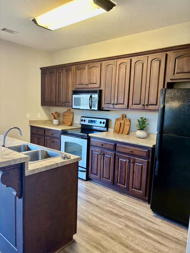 Photo - 1804 Old Carriage Trail