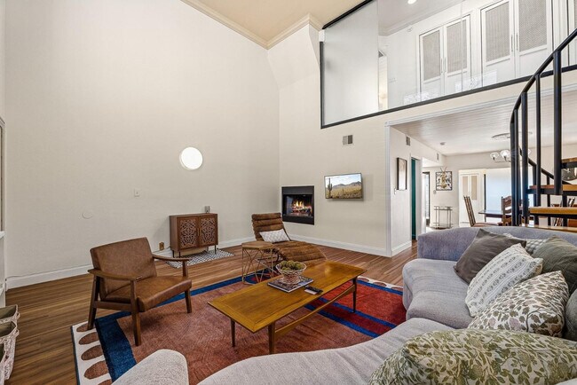 Photo - 385 W Pierson St Unit E5