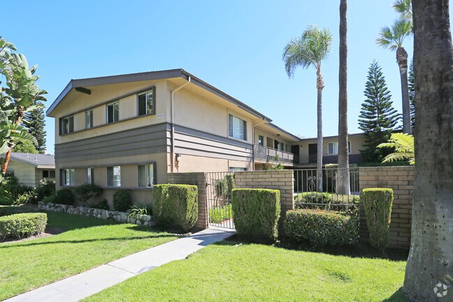 Photo - Hillcrest Manor