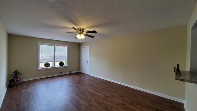 Photo - 1121 Micha Way