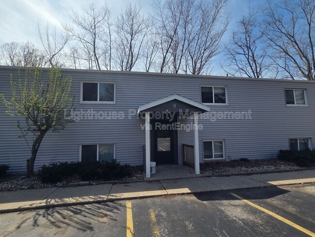 Building Photo - 5858 Red Arrow Hwy Unit B3