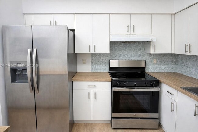 Photo - 835 NE 212th Terrace