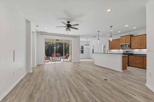 Photo - 4806 Lake Breeze Terrace