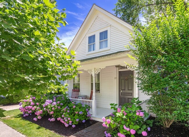 Building Photo - 19 Concord St