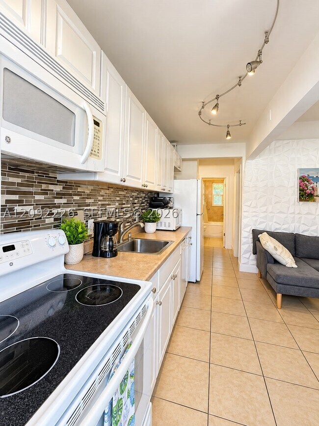 1639 Hayes St Unit 2