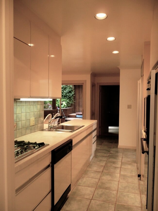 Photo - 477 Crestmont Dr Unit Spacious Apartment with Views