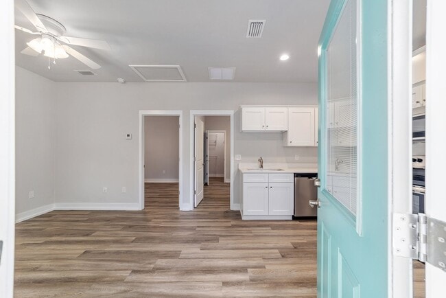 Building Photo - 2BR/2Bath Located in the heart of Gainesvi... Rental