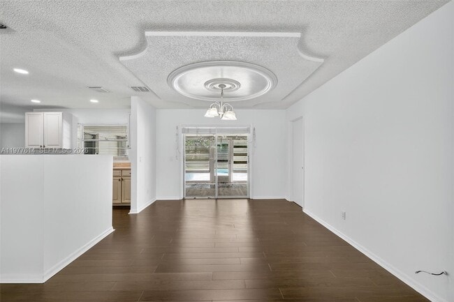 Photo - 770 SE Hollahan Ave