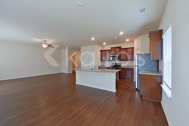 Photo - 1114 Freedom Pkwy