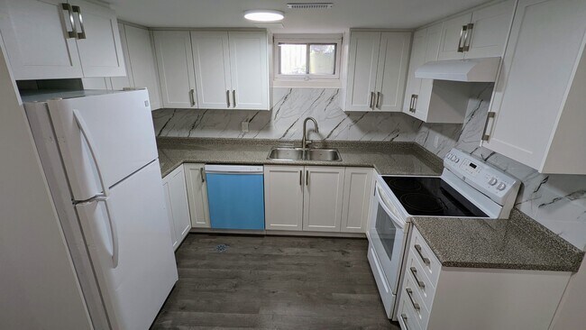 Photo - 43 Seneca Ave