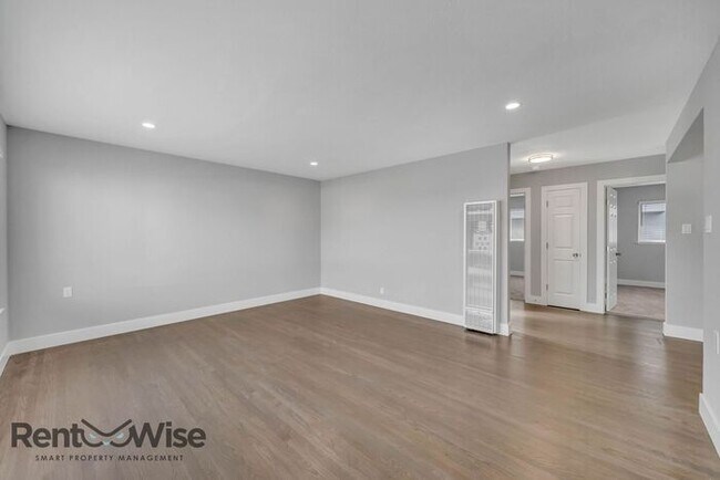 Photo - 1600 5th Ave
