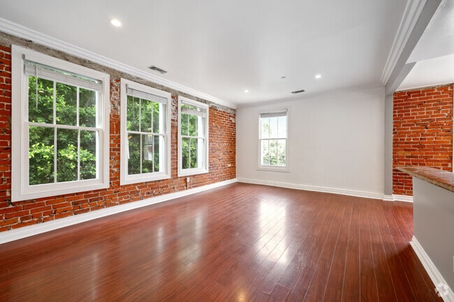 1 habitación, 1 baño, 650 pies cuadrados - 1236 N Flores St