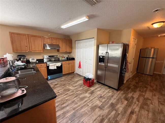 Photo - 8006 N 10th St