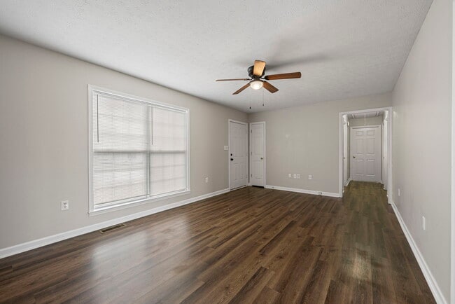 Photo - 1307 Miller Pond Rd