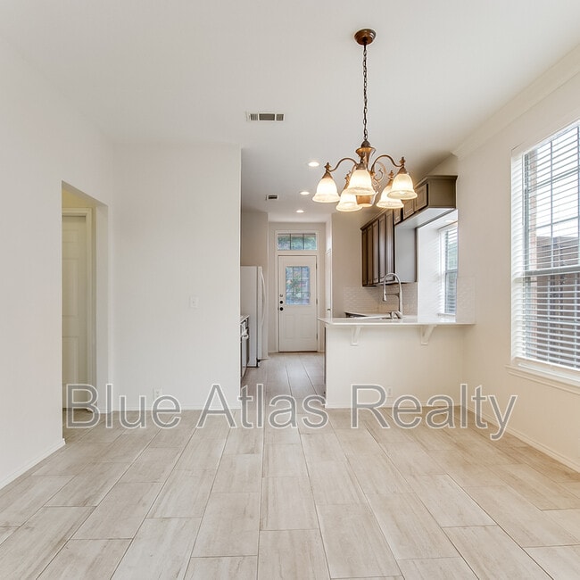 Photo - 3937 Creek Crossing Dr