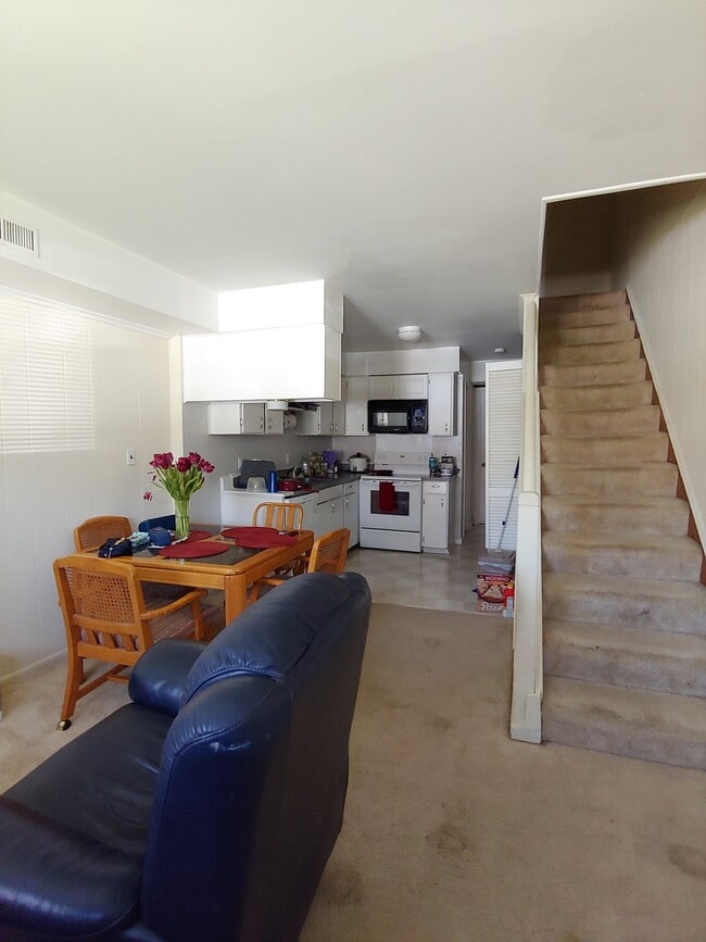 2100 Jefferson Park Ave Unit 3