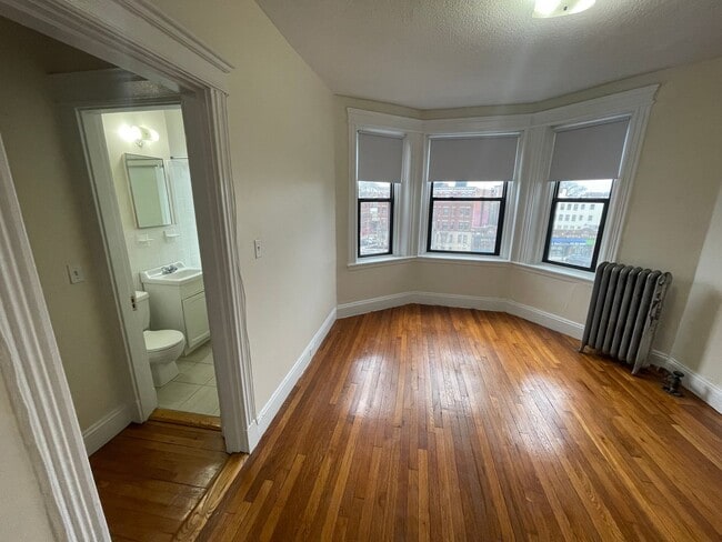 Building Photo - 1156 Commonwealth Ave