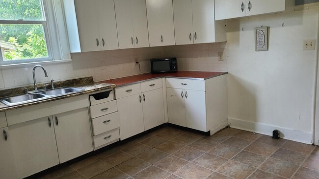 Photo - 1733 Lockbourne Rd