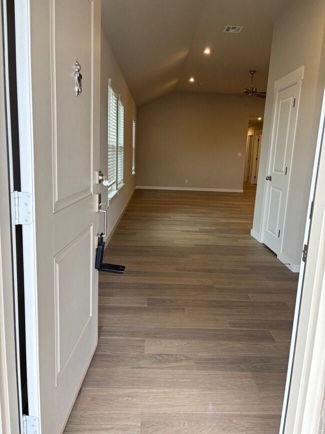Photo - Beautiful New Duplex!