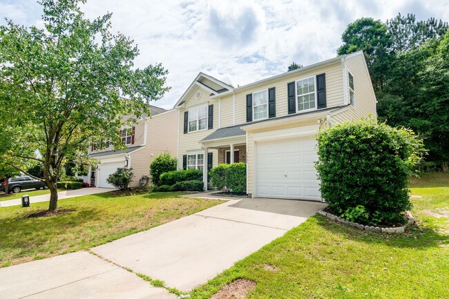 Building Photo - Great 3 Bedroom Home with Large Yard and 1...