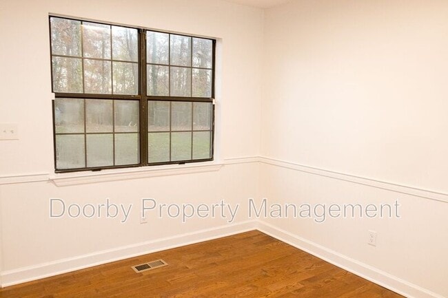 Photo - 349 Blackfox Rd SW