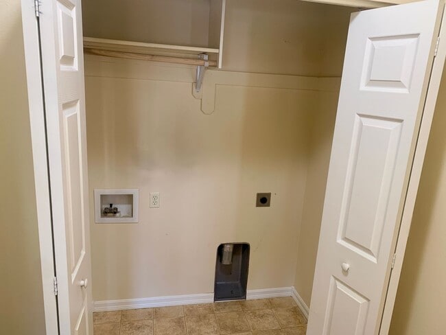 Photo - Beautiful 3 bed 2 bath condo on the west end!