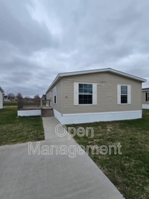 Photo - 511 E 1st St