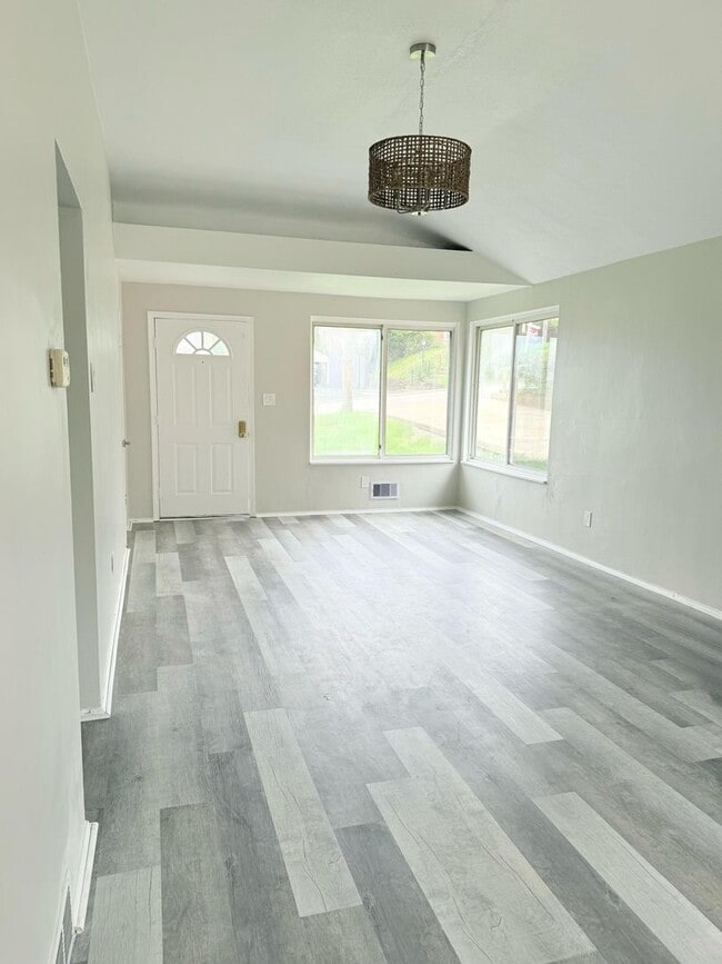 Photo - Newly Remodeled 3-Bed, 2-Bath Ranch Style ...
