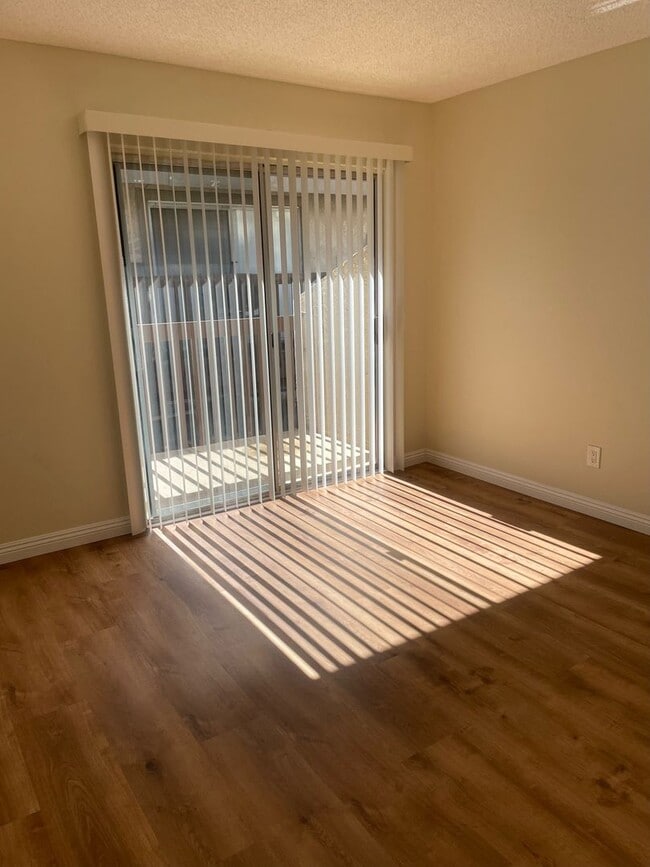 Photo - Beautiful 2 Bed / 2 Bath  Upstairs Condo In Colton!