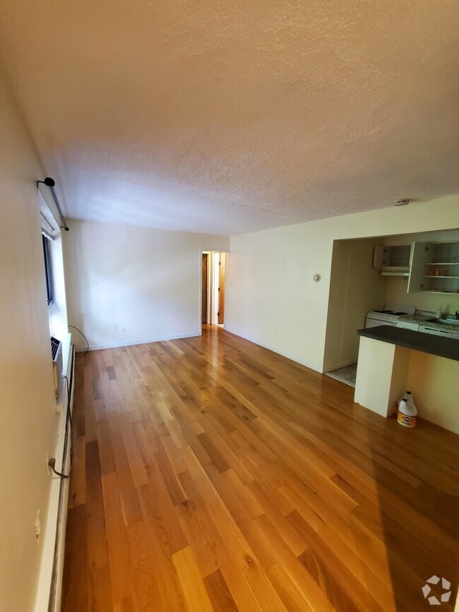 Building Photo - 7 Trowbridge Pl Rental