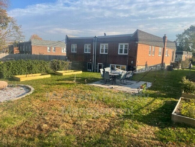 Photo - 9978 Woodfern Rd