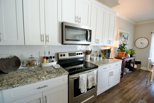 Photo - 3 Bed 3.5 Bath Luxury Townhome in Convenient Location!