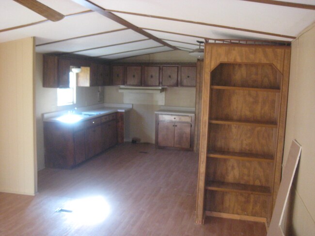 Photo - 924 W 49th St