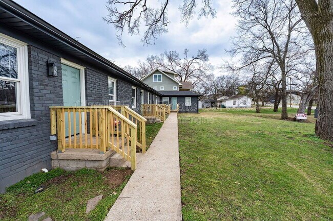 Photo - 922 Morrow Rd Unit 2