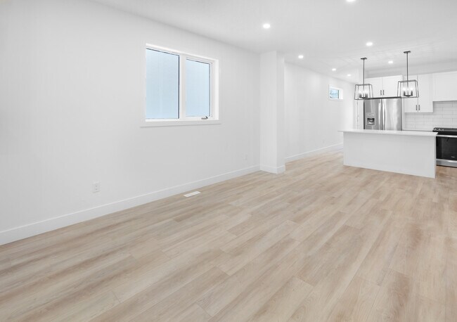 Photo - 10975-10130 130 St Unit 10975 MAIN