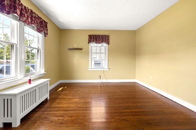 Building Photo - 80 Country Ln