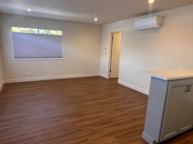 Photo - Coral Manor Apartments Unit 3271 Beard Road
