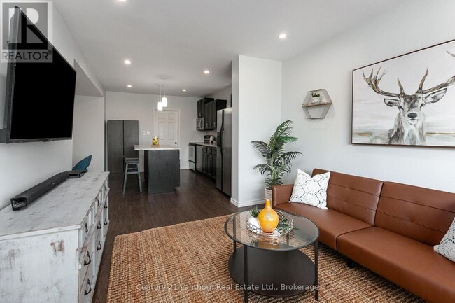 Photo - 104 Creswell Dr