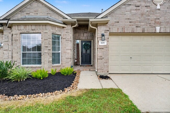 Photo - 809 Hallmark Oak St