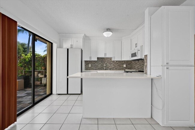 1560 Forest Lakes Cir