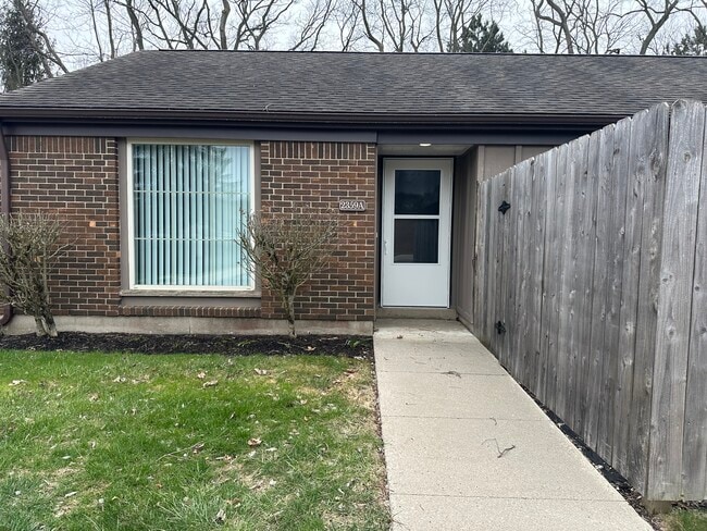 Building Photo - 2359 Obetz Dr Unit A