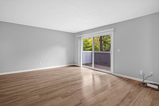 Photo - 165 Oddstad Dr