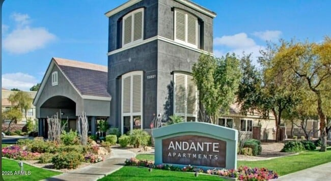 Building Photo - 15801 S 48th St Unit A5