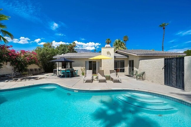 Photo - 864 S Mountain View Dr