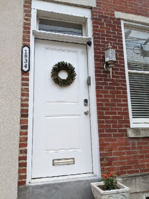 ENTRANCE TO BUILDING - 1834 Brandywine St House