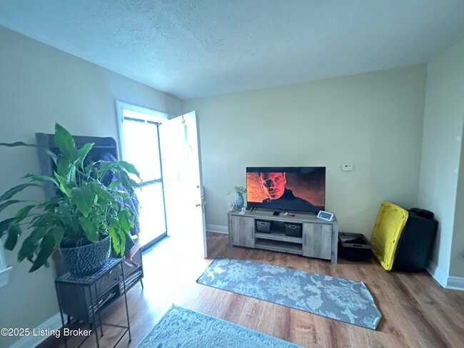 Photo - 741 S 39th St