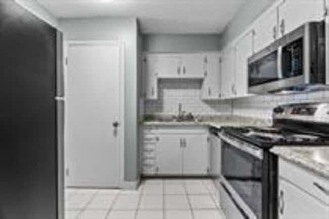 Photo - 1 NW O'Brien Rd