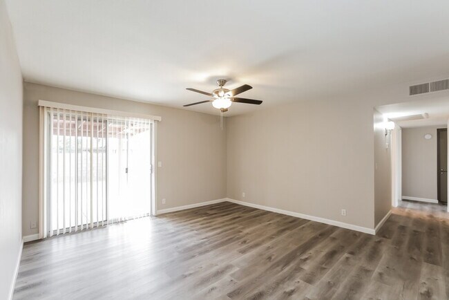 Photo - 307 W Nopal Pl