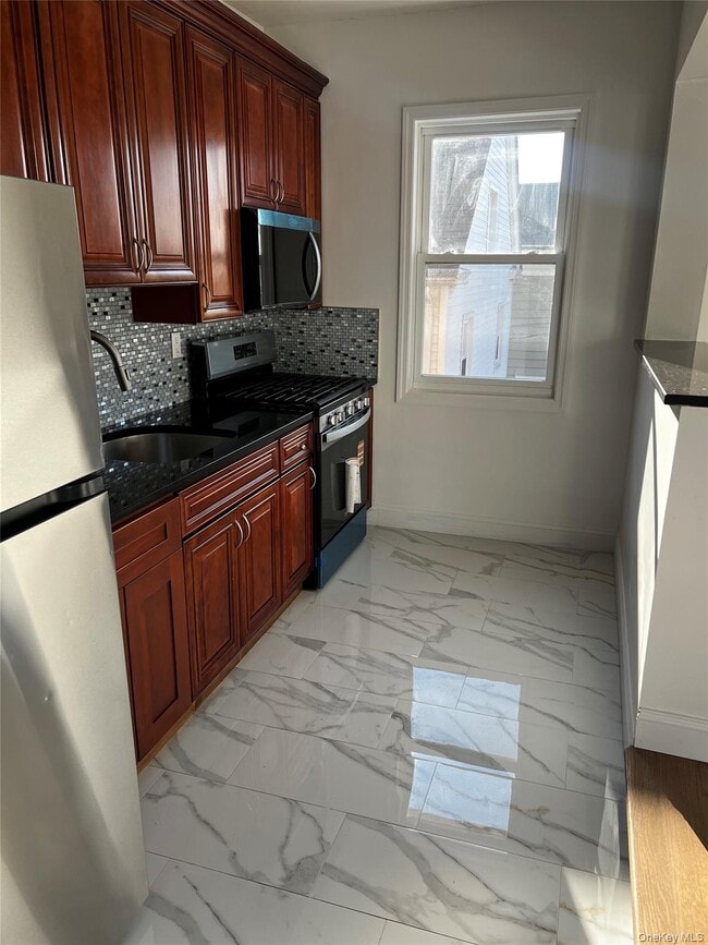 Building Photo - 38 Overlook St Unit 2